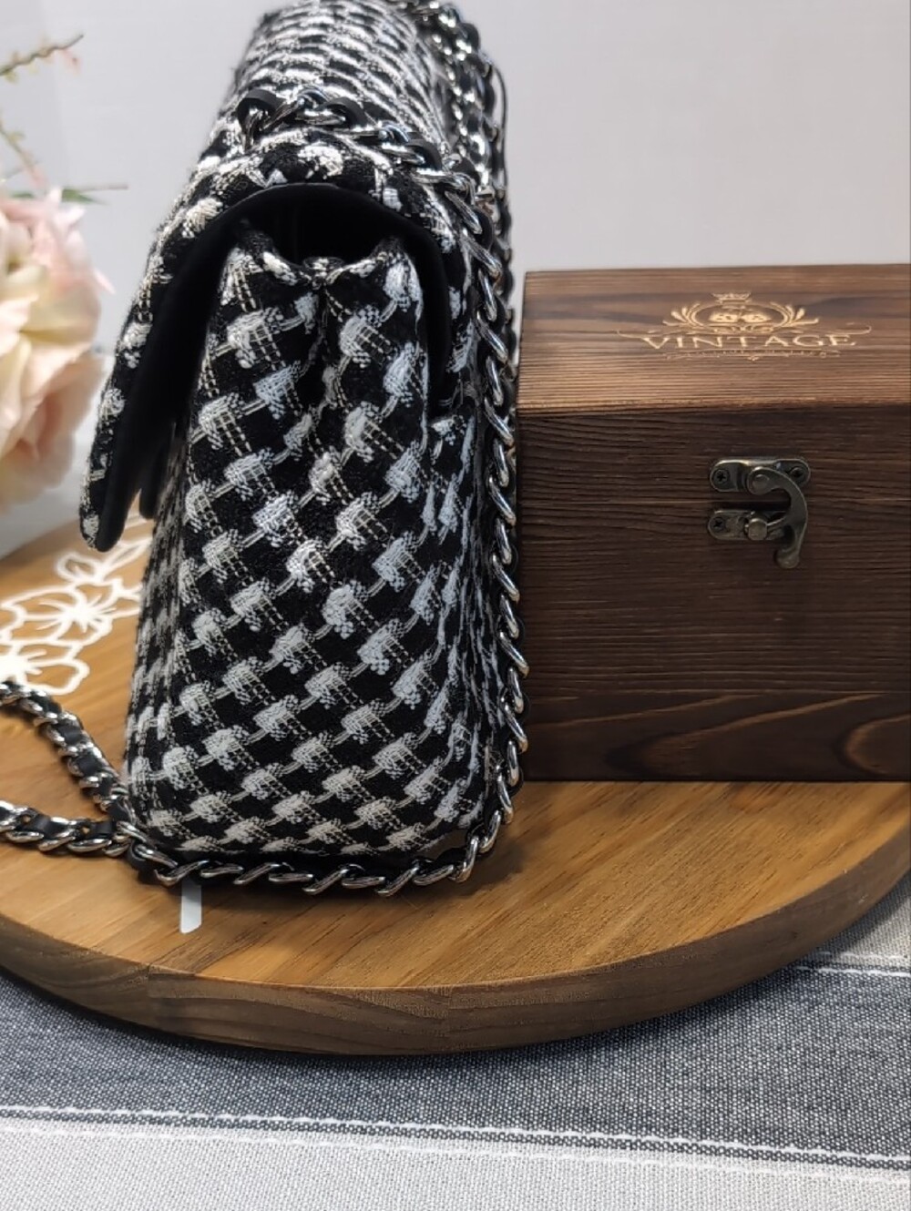 Karl Lagerfeld Agyness Crossbody Bag - Picture 3 of 11